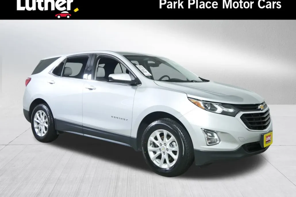 2020 Chevrolet Equinox LT photo 1