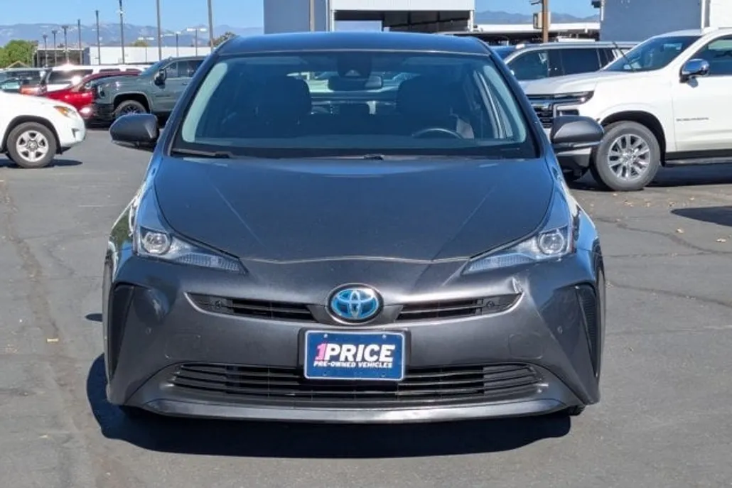 2019 Toyota Prius L Eco photo 1