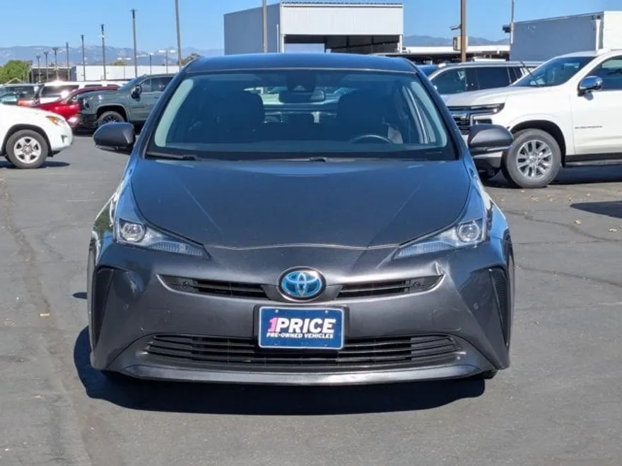2019 Toyota Prius L Eco photo 1