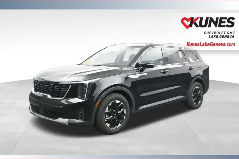 2024 Kia Sorento S photo 1