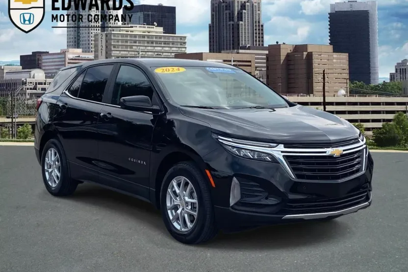 2024 Chevrolet Equinox LT photo 1