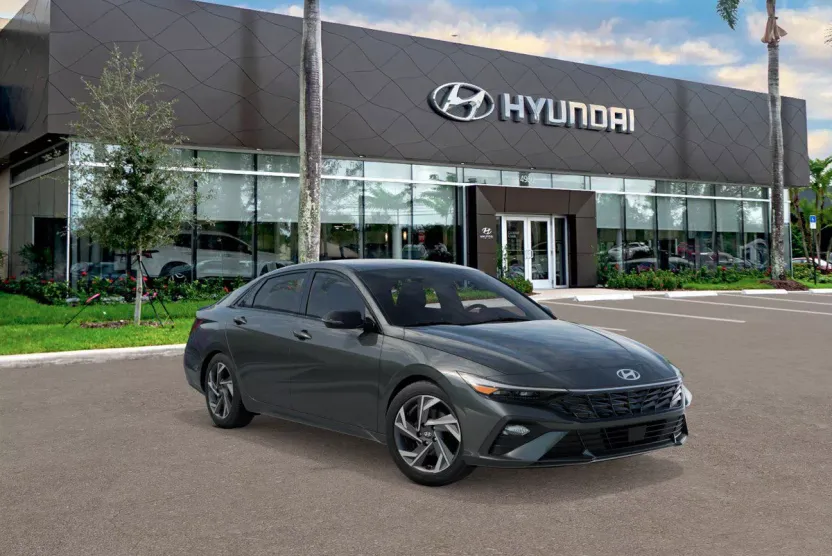 2025 Hyundai Elantra SEL Sport photo 1