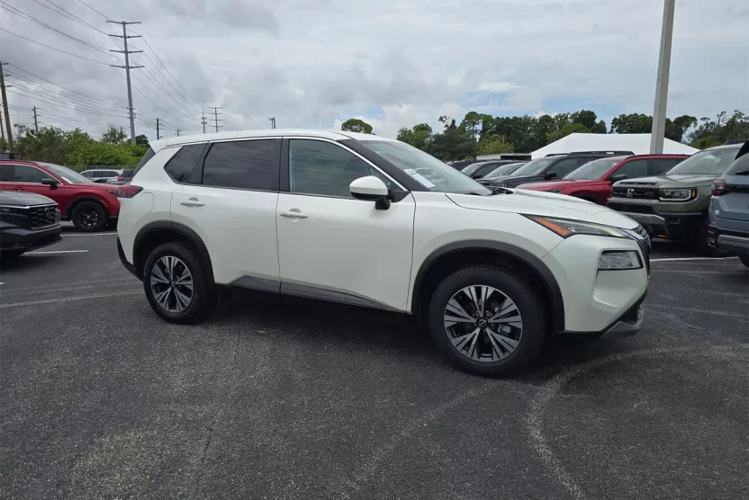 2023 Nissan Rogue SV photo 1