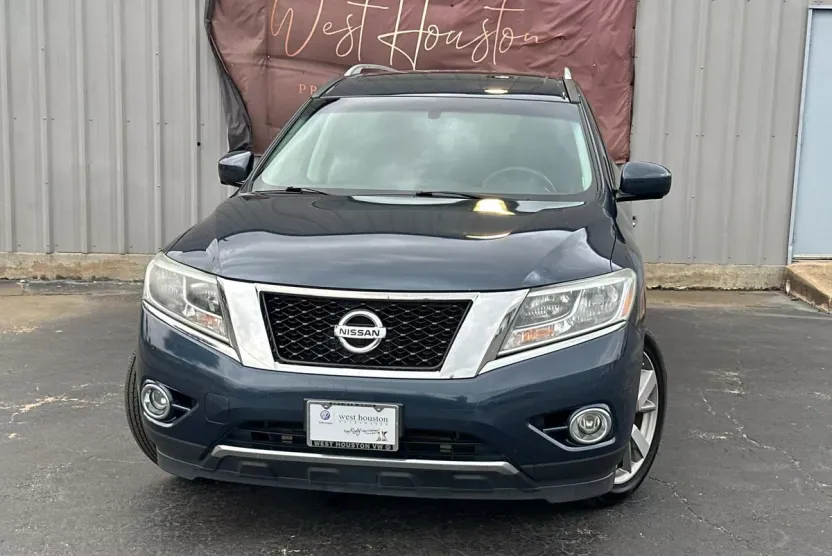 2016 Nissan Pathfinder Platinum photo 1