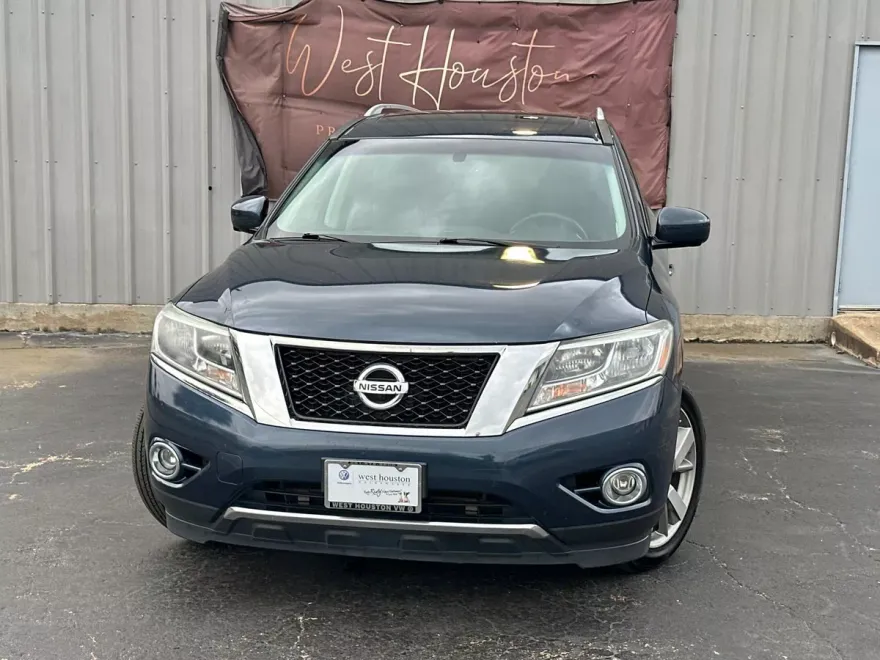 2016 Nissan Pathfinder Platinum photo 1