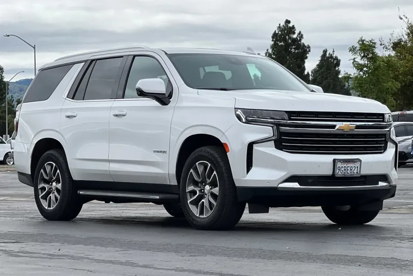 2023 Chevrolet Tahoe LT photo 1
