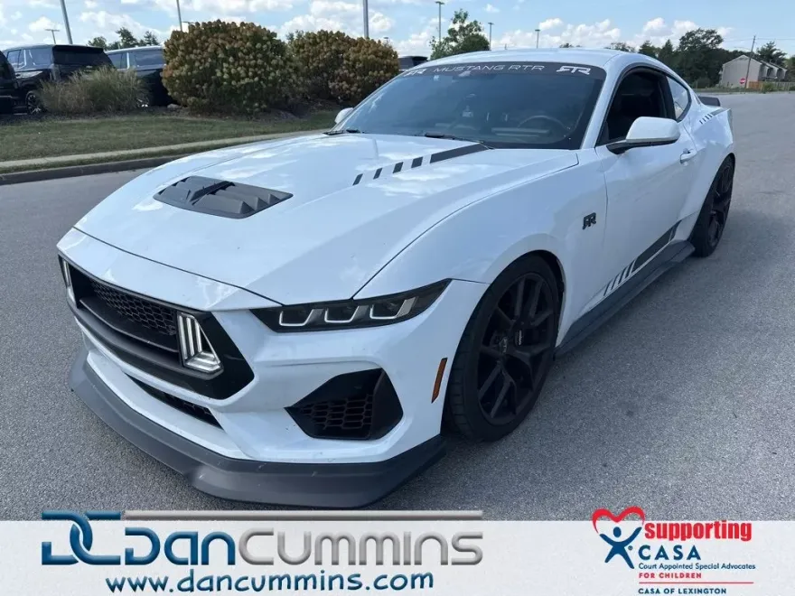 2024 Ford Mustang GT photo 1