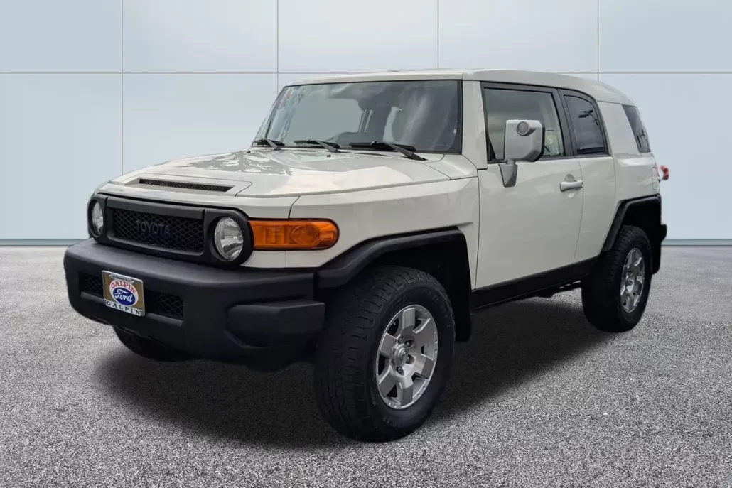 2014 Toyota FJ Cruiser Base photo 1