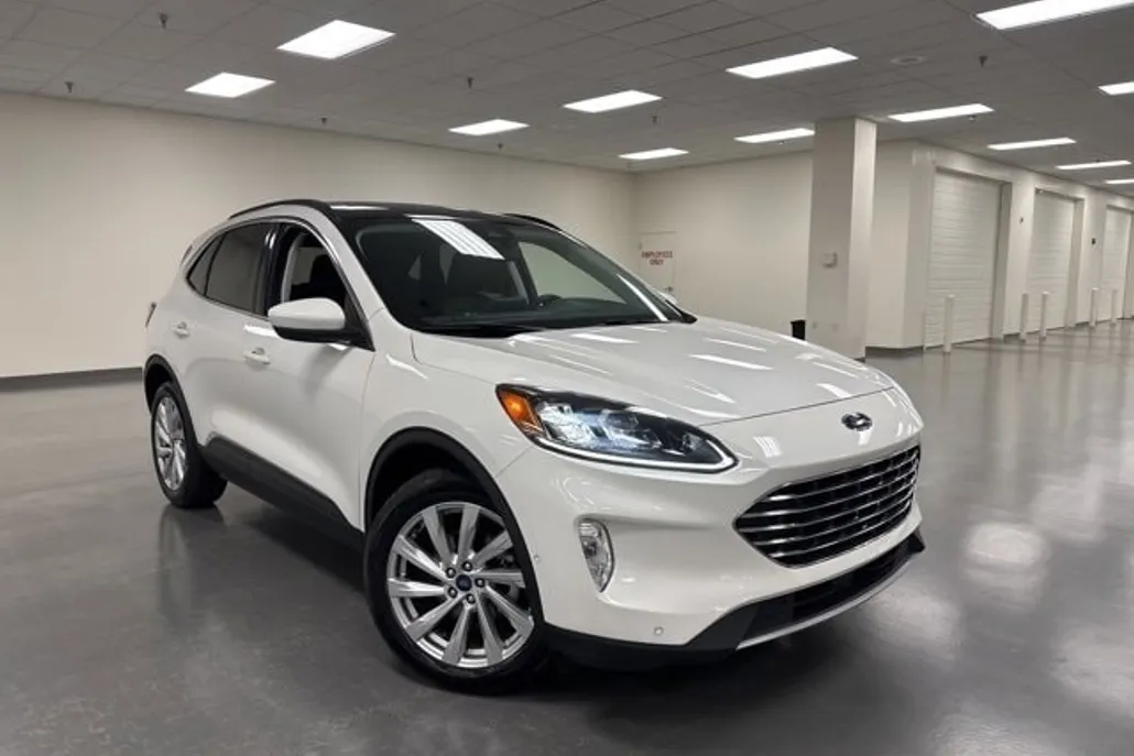 2022 Ford Escape Titanium photo 1