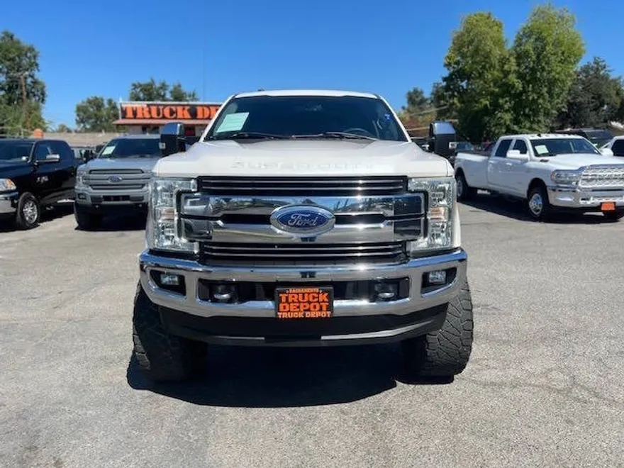 2017 Ford F-250 Lariat photo 1