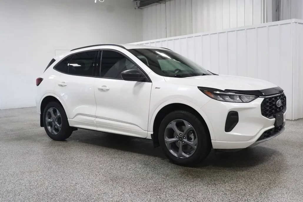 2024 Ford Escape ST-Line photo 1