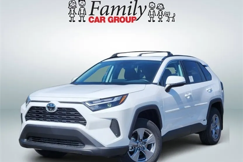 2025 Toyota RAV4 Hybrid XLE photo 1