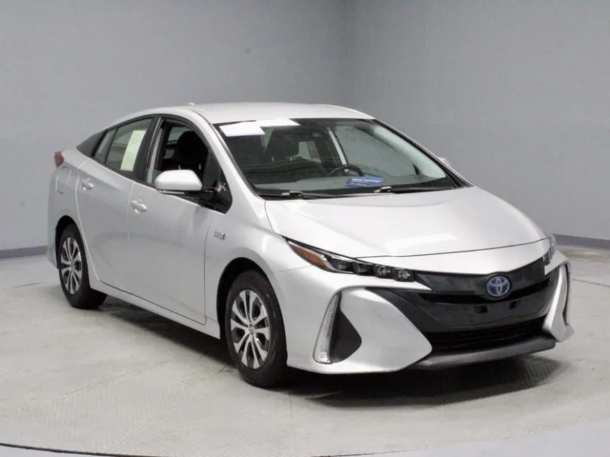 2020 Toyota Prius Prime LE photo 1