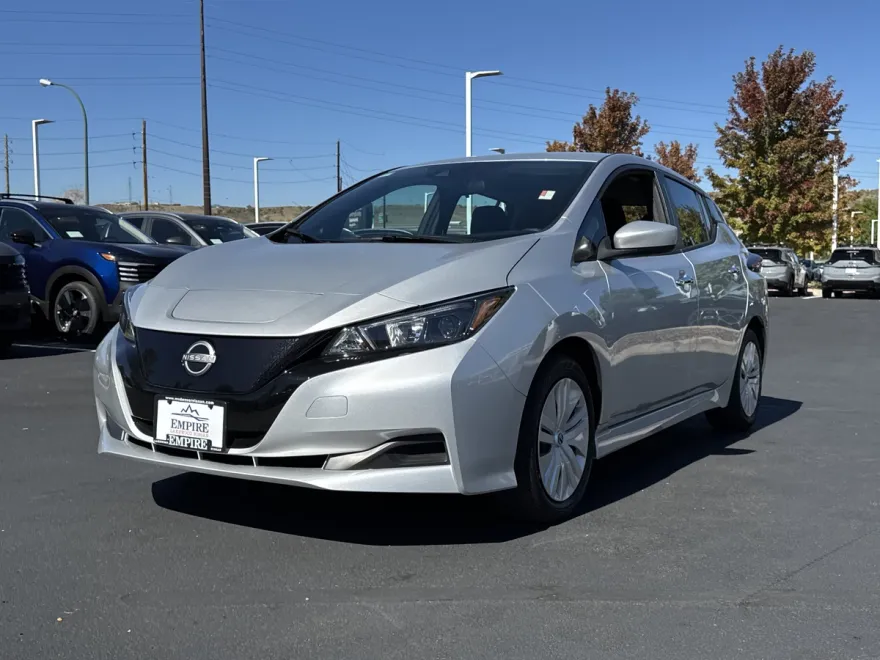 2024 Nissan Leaf S photo 1
