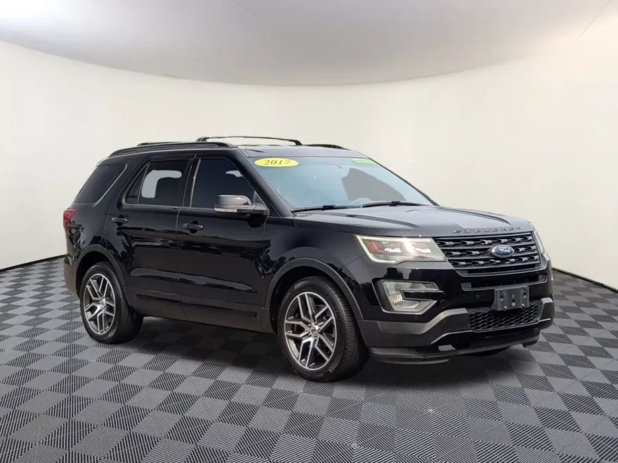 2017 Ford Explorer Sport photo 1
