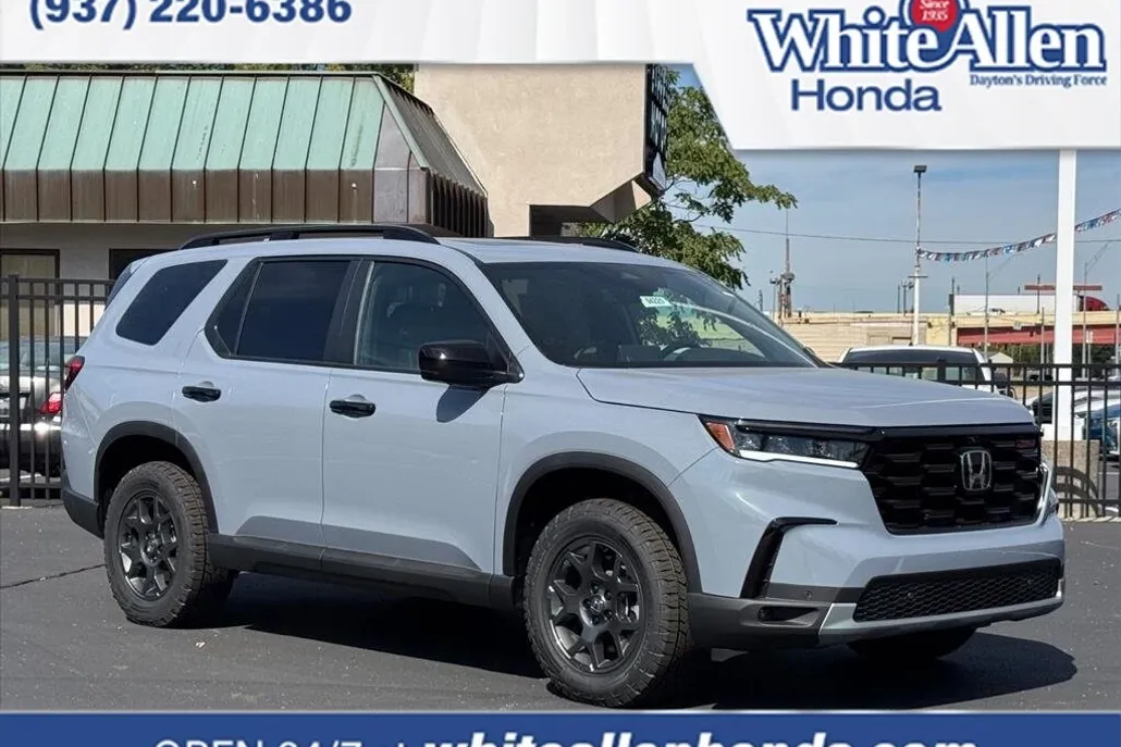 2025 Honda Pilot TrailSport photo 1