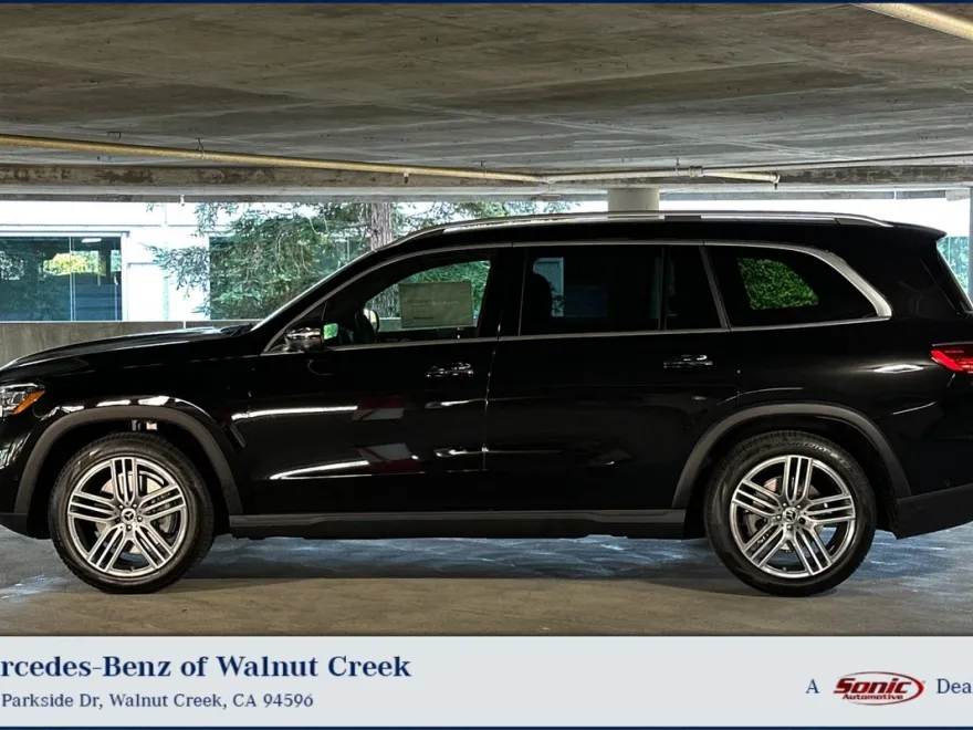 2025 Mercedes Benz GLS 450 4MATIC photo 1