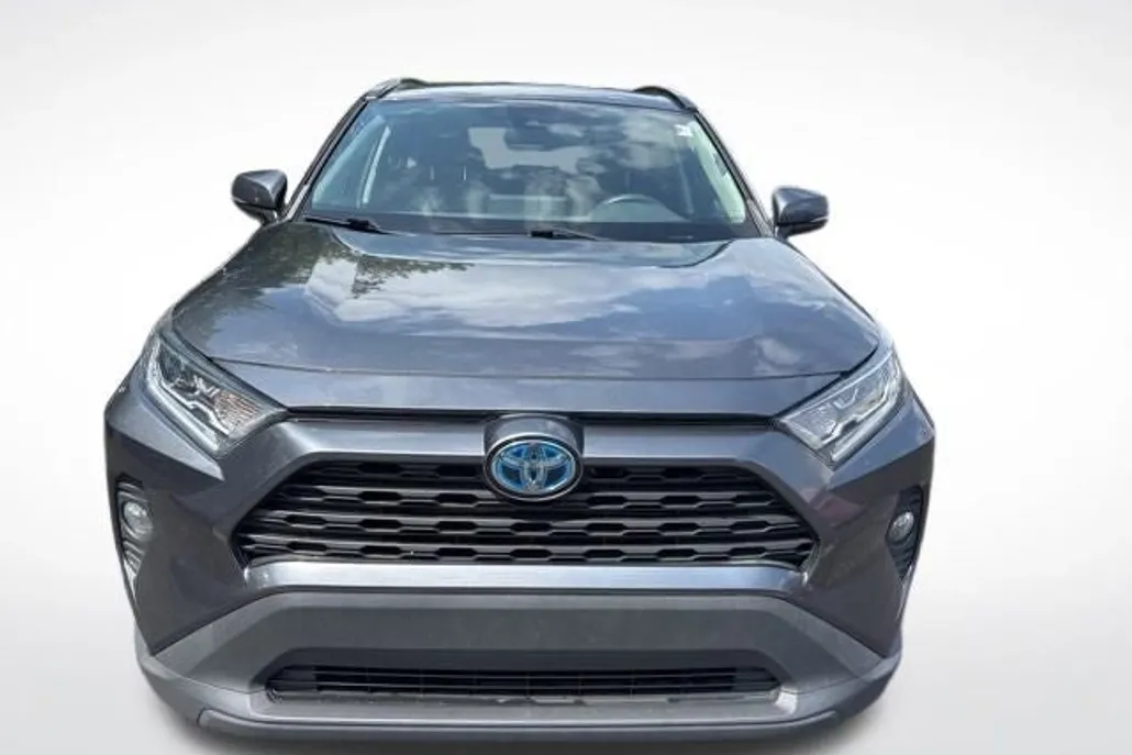 2021 Toyota RAV4 Hybrid XLE photo 1