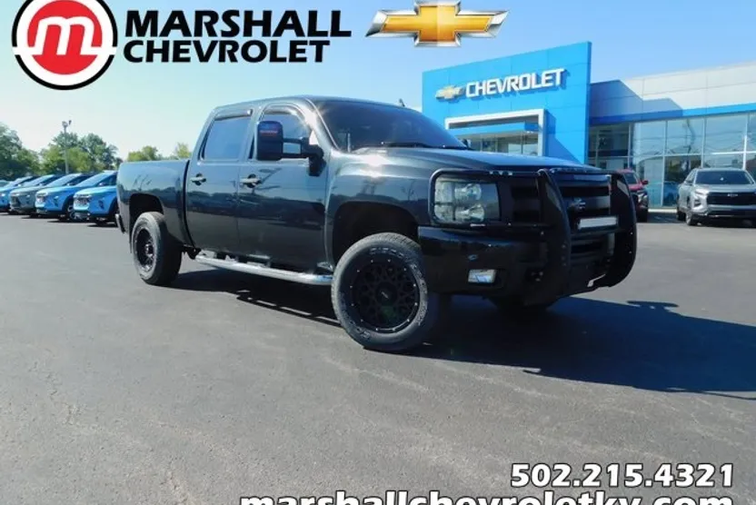 2010 Chevrolet Silverado 1500 LT photo 1