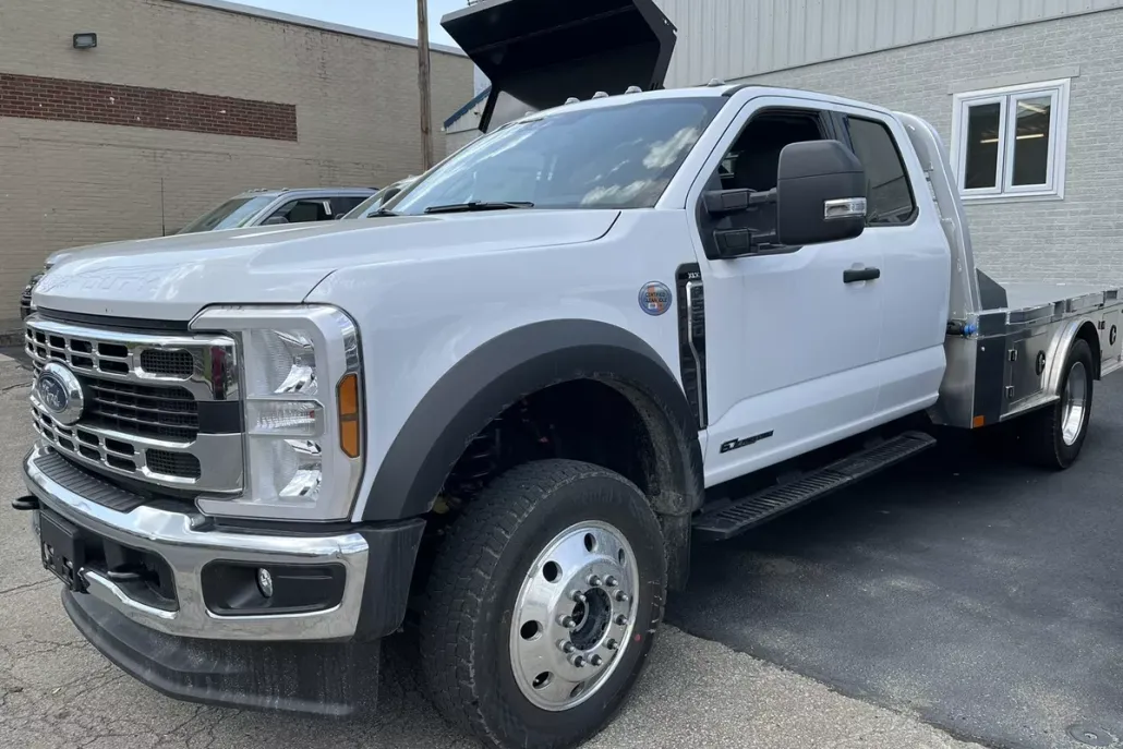 2025 Ford F-550 XLT photo 1