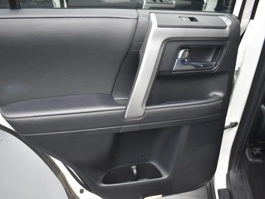2024 Toyota 4Runner SR5 photo 28