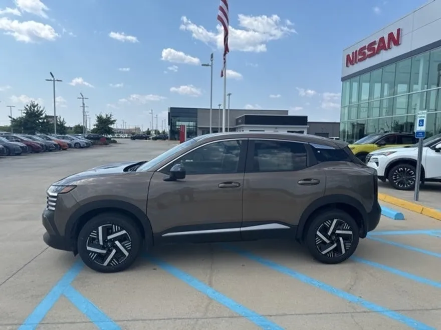2026 Nissan Kicks SV photo 1