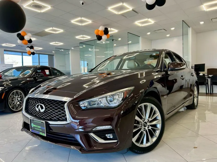 2018 Infiniti Q50 3.0t LUXE photo 1