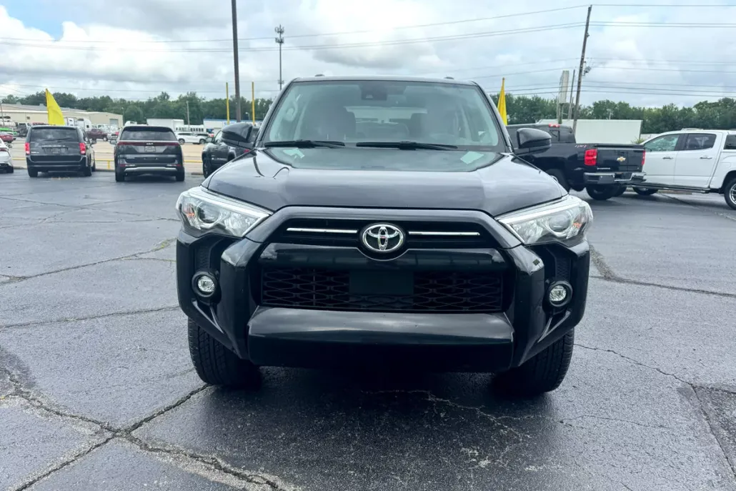 2021 Toyota 4Runner SR5 4WD photo 1