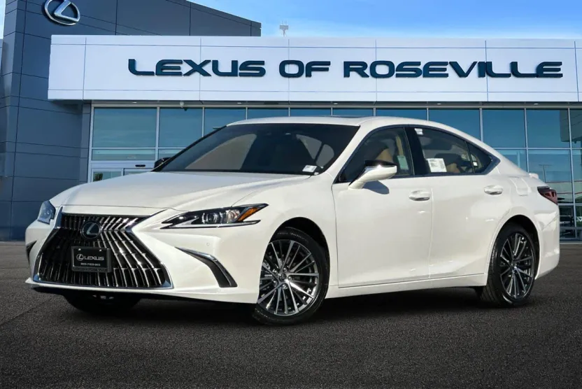2025 Lexus ES 300h photo 1