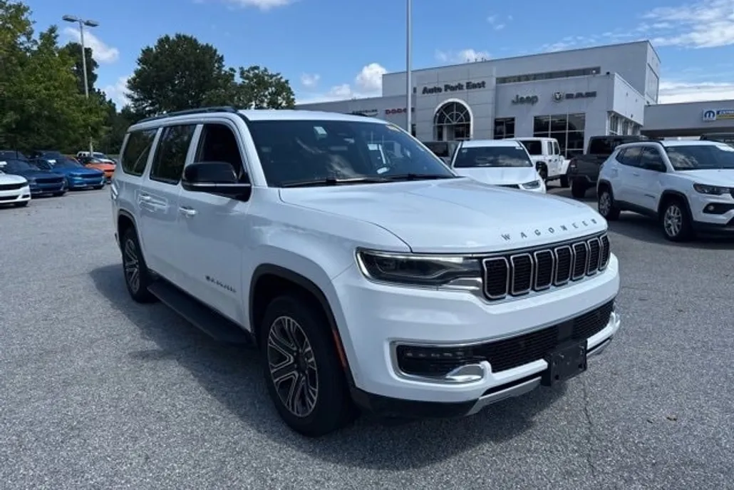 2024 Jeep Wagoneer L Series II photo 1