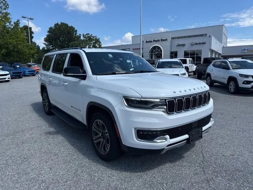 2024 Jeep Wagoneer L Series II photo 1