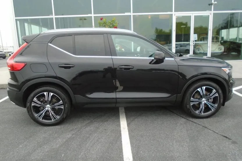2019 Volvo XC40 Inscription photo 1