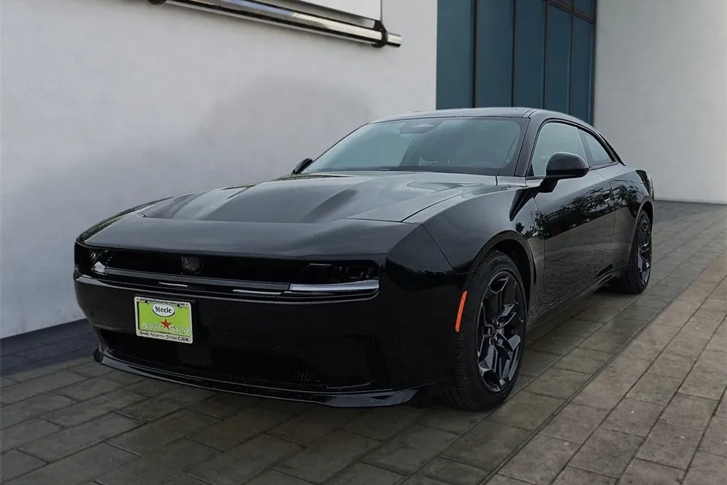 2025 Dodge Charger Daytona R/T AWD photo 1