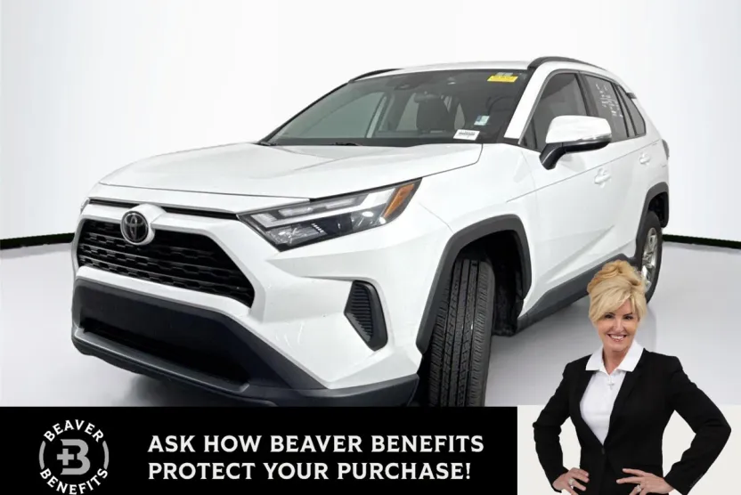 2022 Toyota RAV4 XLE photo 1