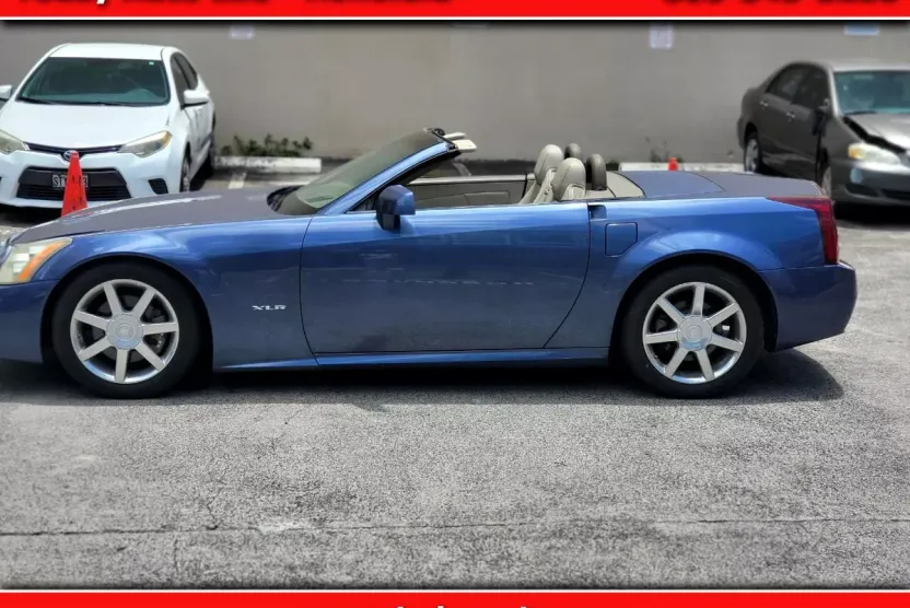 2005 Cadillac XLR photo 1