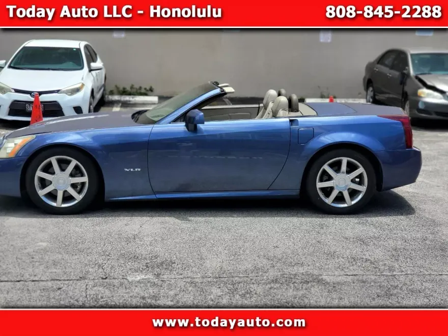 2005 Cadillac XLR photo 1