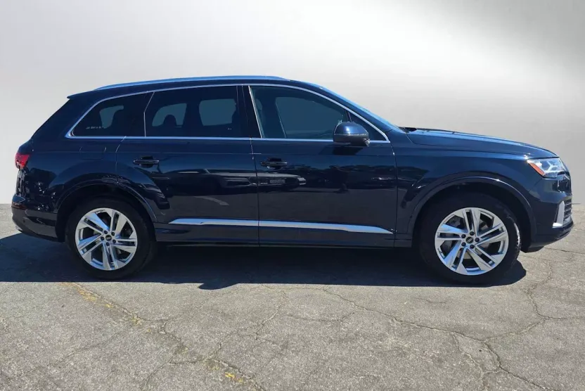 2023 Audi Q7 45 Premium photo 1
