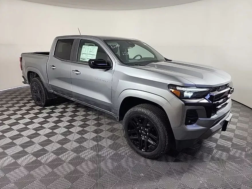 2025 Chevrolet Colorado Z71 photo 1