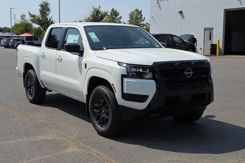 2026 Nissan Frontier Crew Cab SV photo 1
