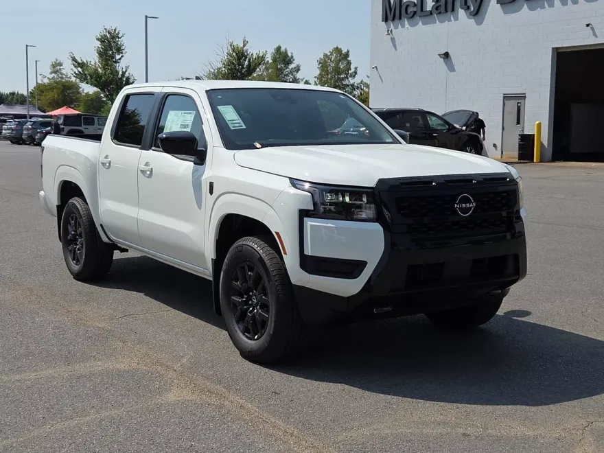 2026 Nissan Frontier Crew Cab SV photo 1