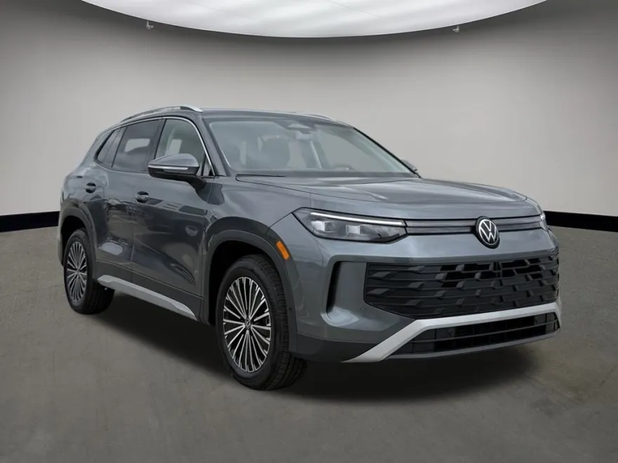 2025 Volkswagen Tiguan S photo 1