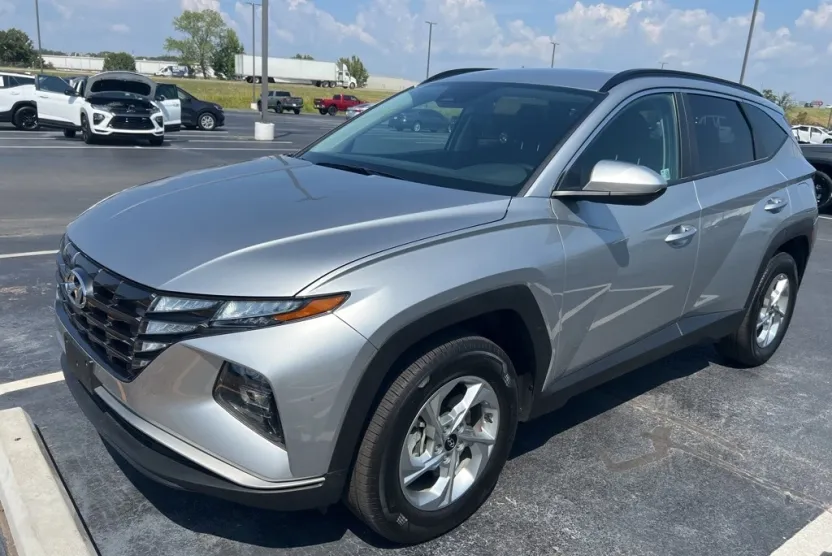 2024 Hyundai Tucson SEL photo 1