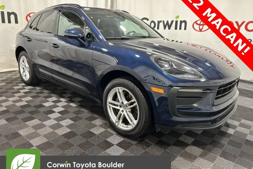 2022 Porsche Macan Base photo 1