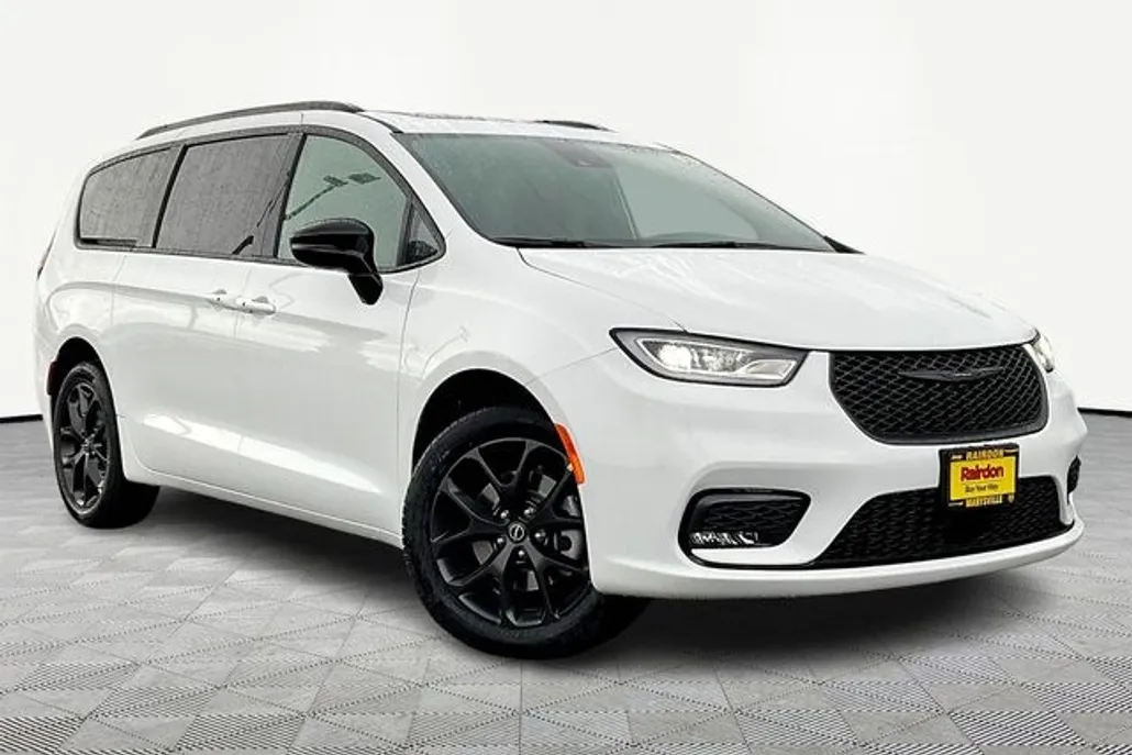 2026 Chrysler Pacifica Limited photo 1
