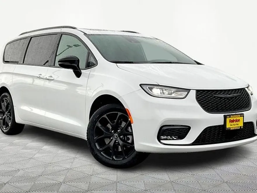2026 Chrysler Pacifica Limited photo 1