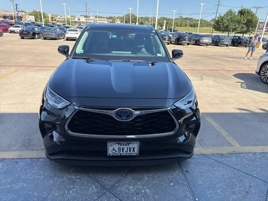 2022 Toyota Highlander Hybrid Limited photo 1