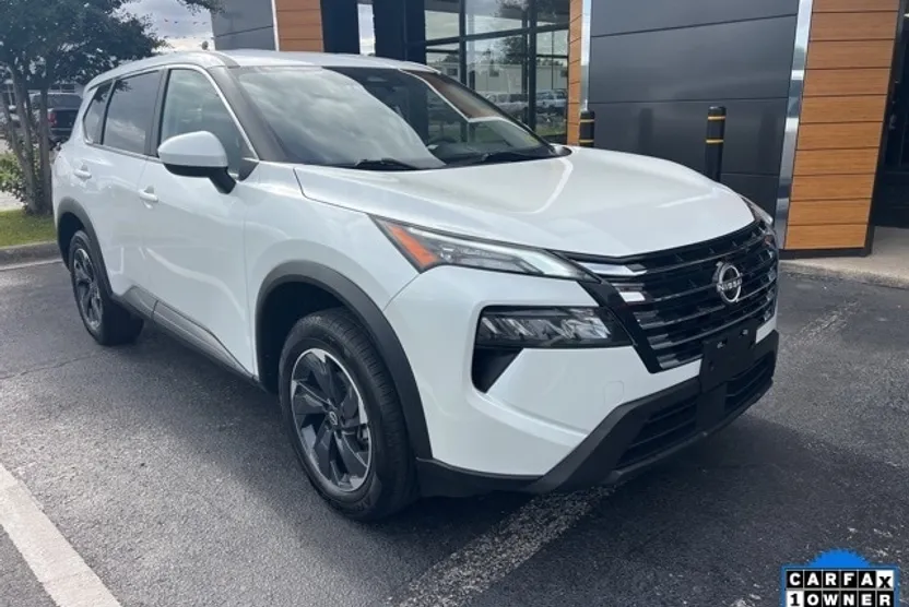 2024 Nissan Rogue SV photo 1