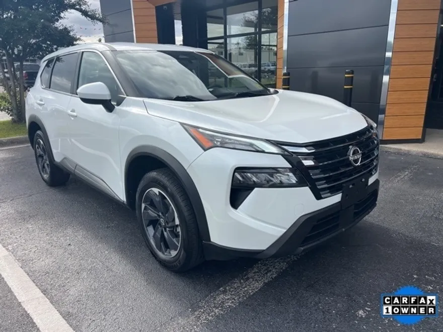 2024 Nissan Rogue SV photo 1