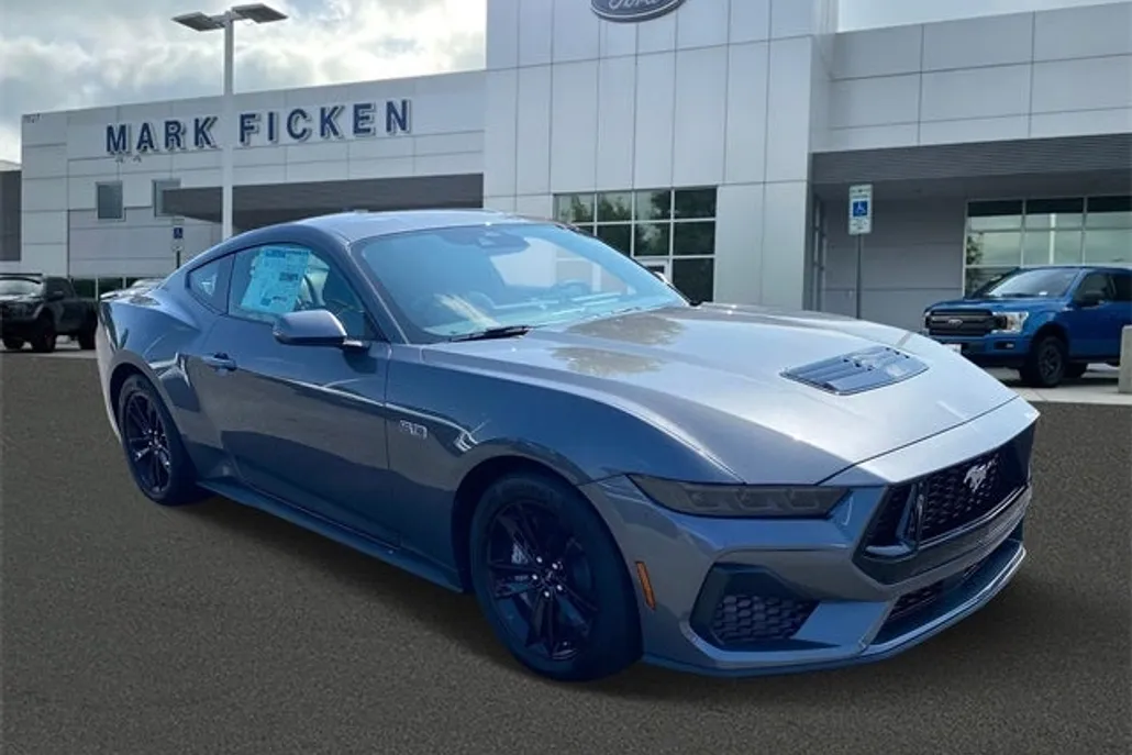 2025 Ford Mustang GT photo 1