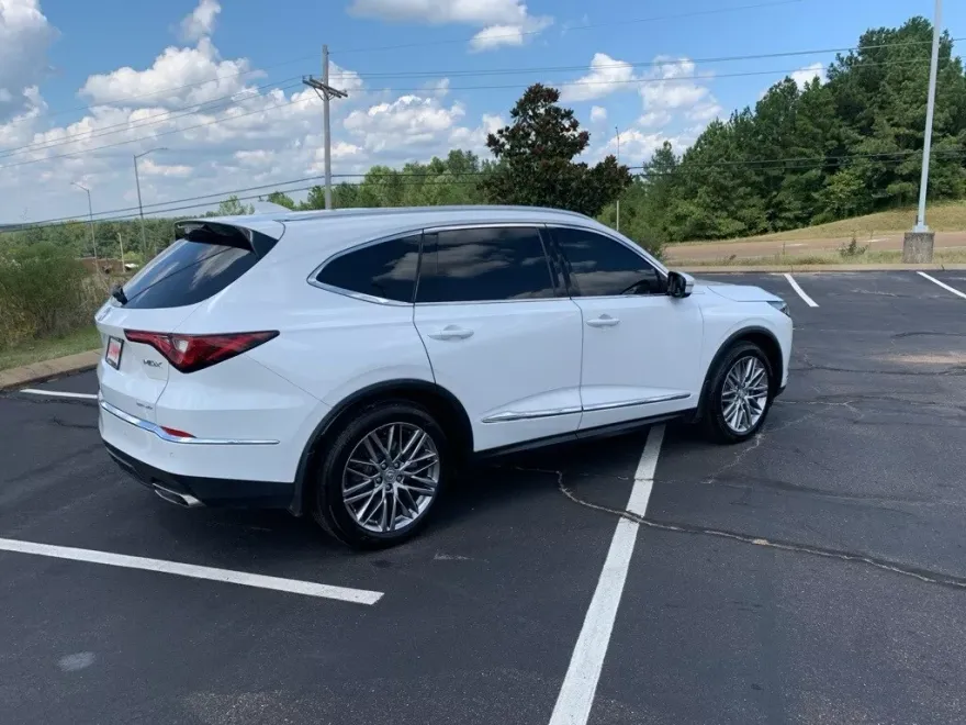2022 Acura MDX SH-AWD Advance photo 1